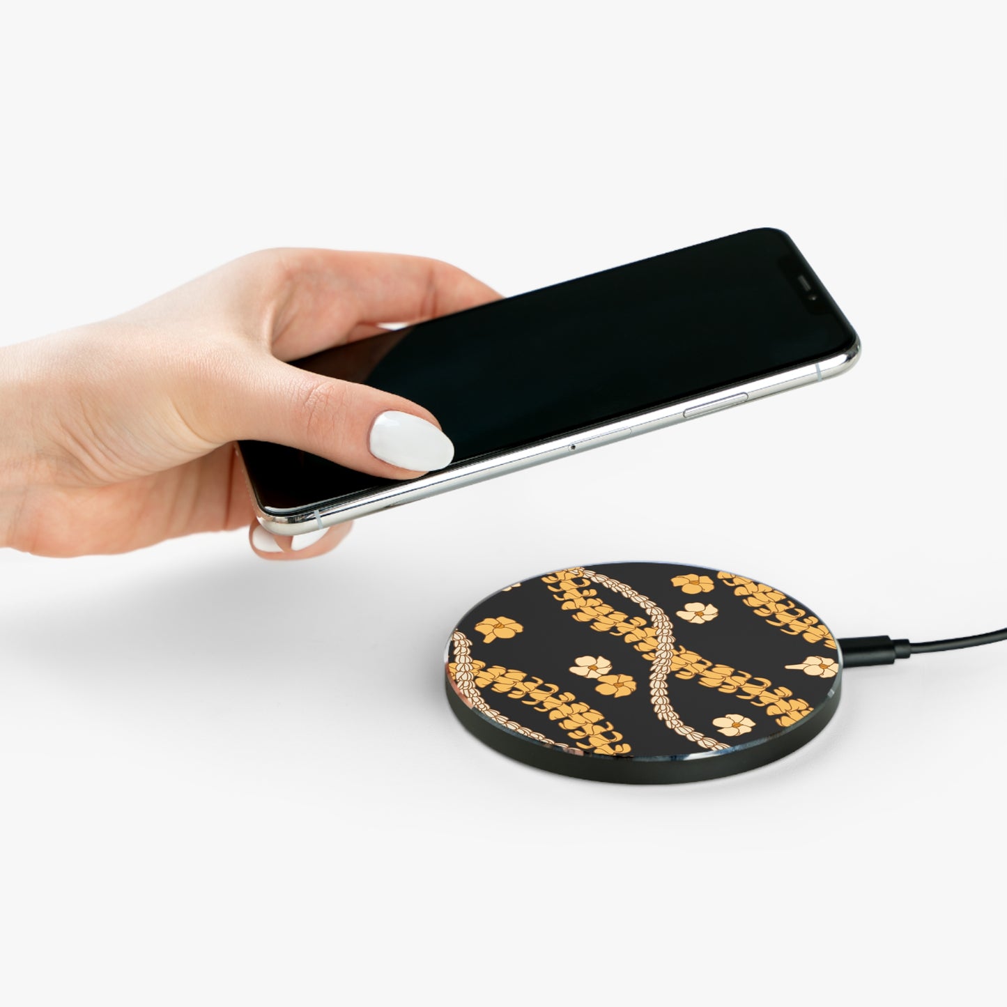 Puakenikeni and Pikake Lei Wireless Charger-Black